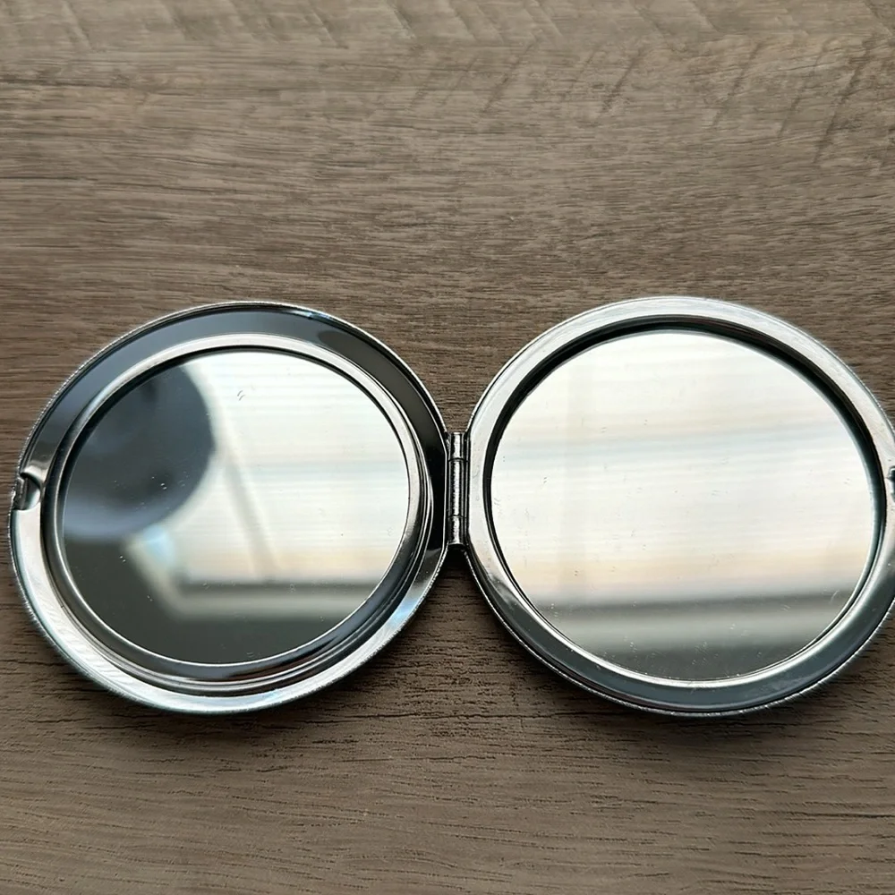 Mirror Compact - Picture 3 of 3